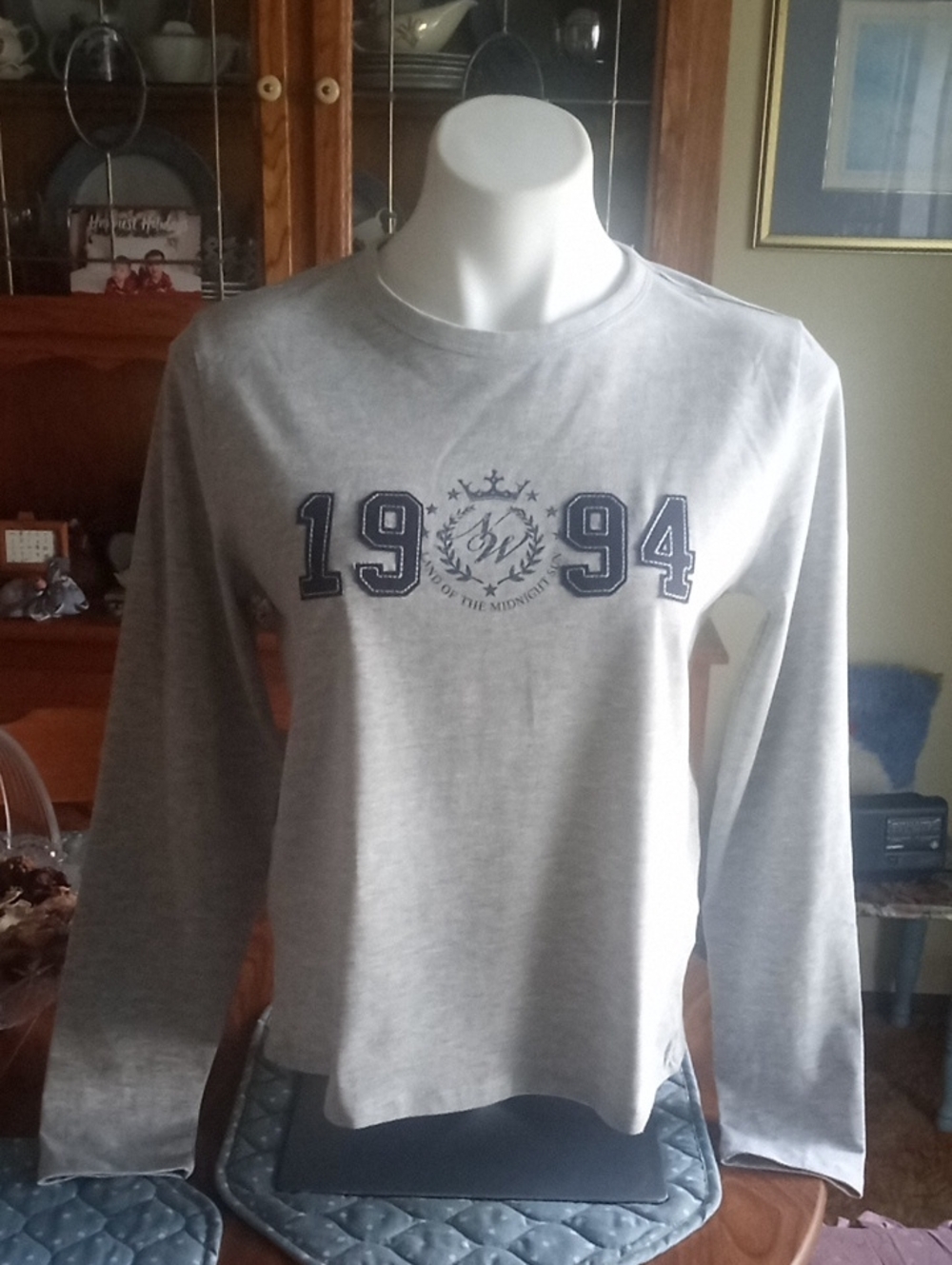 Ardene Light Gray Crewneck Tee Shirt with '1994' Graphic